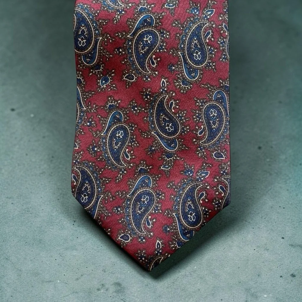 Bert Pulitzer Silk Necktie Paisley Burgundy Navy Classic Traditional Foulard